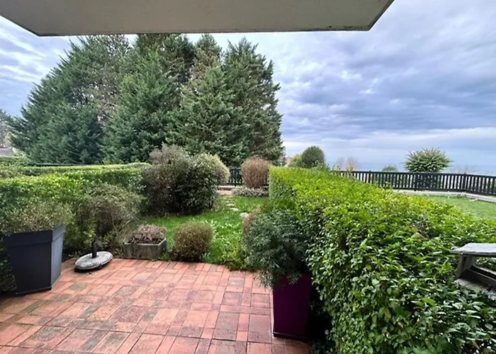 Avec Jardin Et Parking A - Fr-1-712-34 * تروفيي سور مير