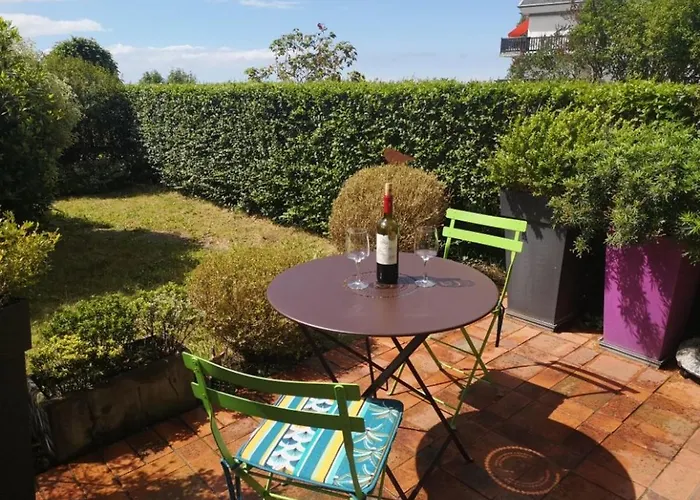 Avec Jardin Et Parking A - Fr-1-712-34 *